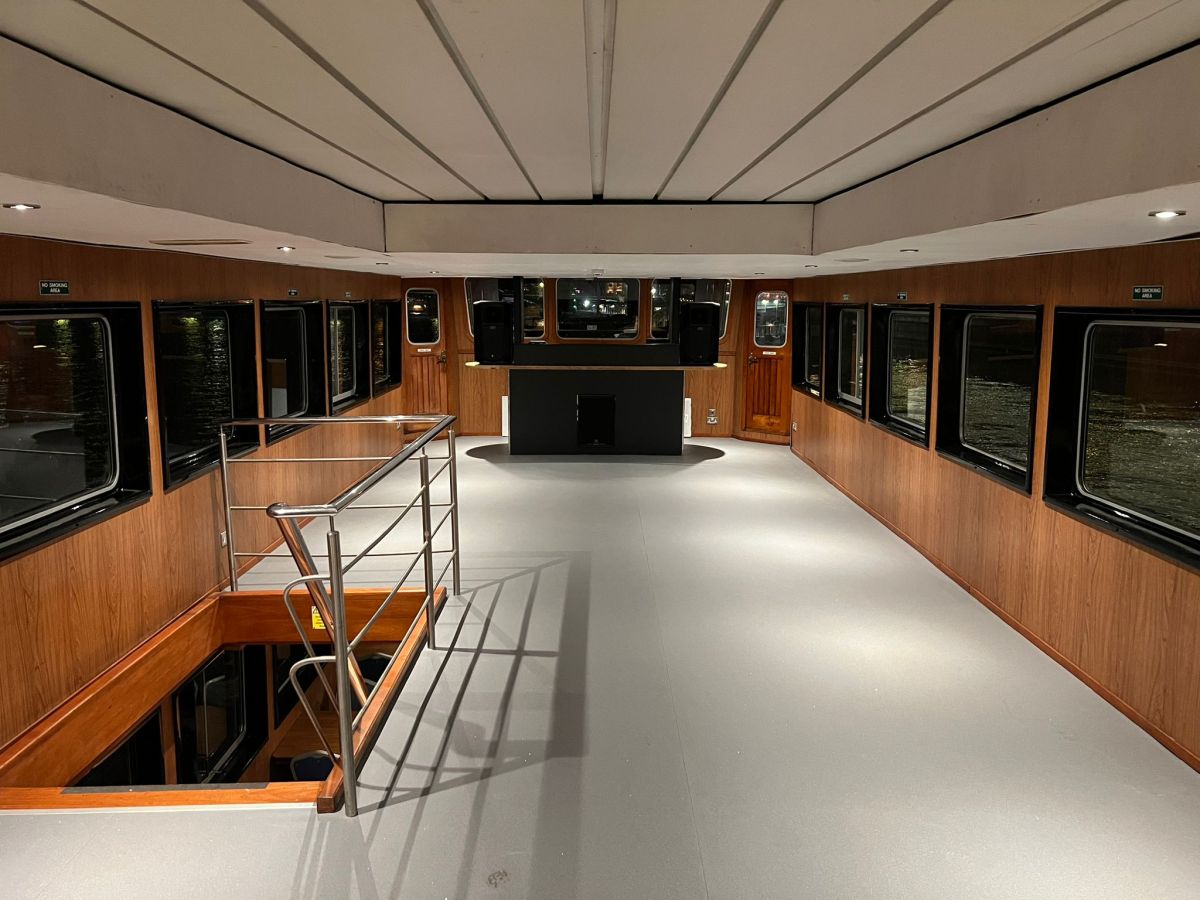 Thames Princess Thames Princess Dancefloor DJ Booth